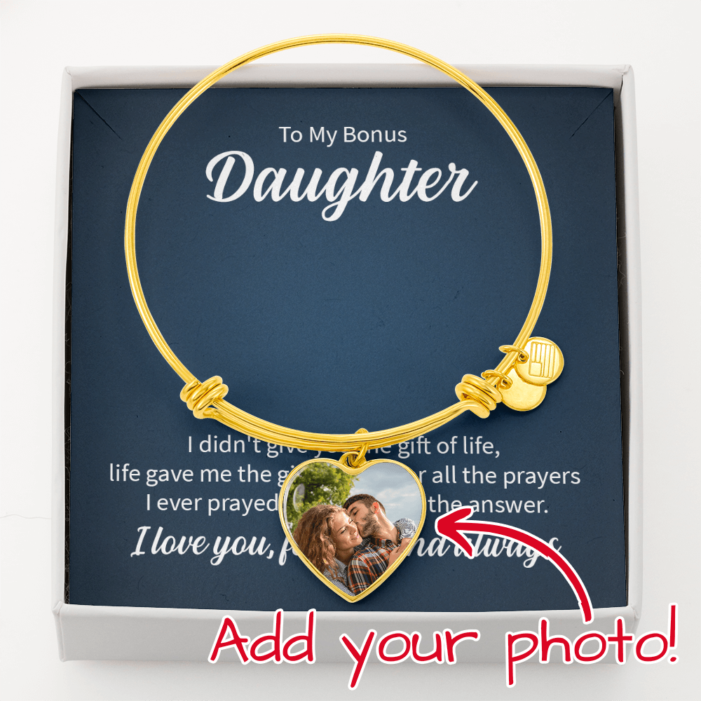 Buyer Upload Luxury Heart Bangle